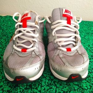 Nike Dart 7 Women Sneaker. Gray and Pink. Athletic Running Sport